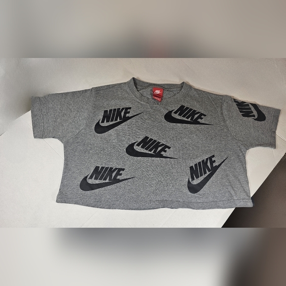Nike Crop Top - Picture 4 of 7